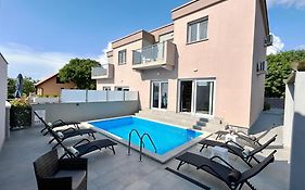 Holiday House 